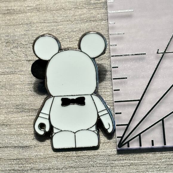 Disney World Parks - Vinylmation Mini Mickey Mouse Groom Trading Pin - Picture 2 of 4